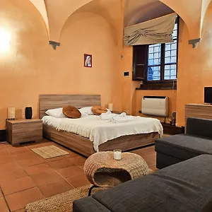  Appartamento Casa Giovanna - Piazza San Michele Studio!